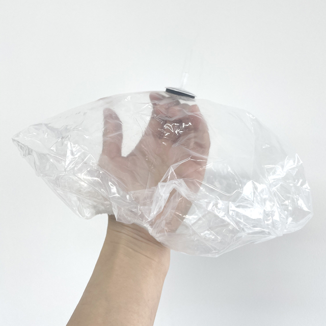 Shower cap with valve 