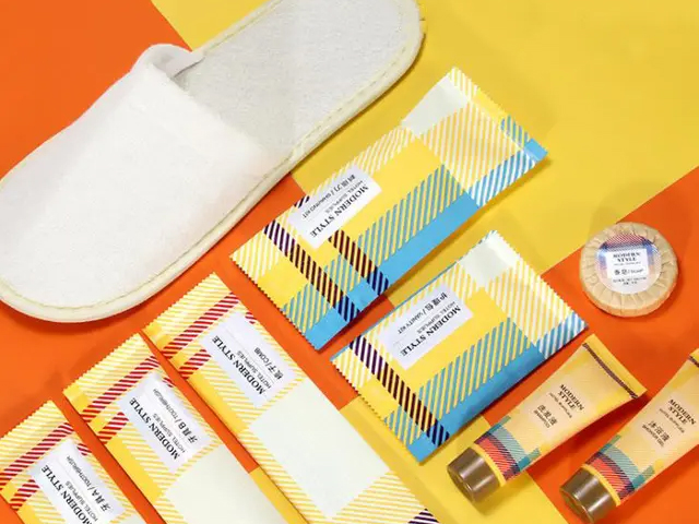 Disposable slipper toothpaste and shower cap