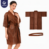 Bata de kimono de spa desechable con cintur&oacute;n para sal&oacute;n de belleza y spa